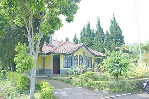 Villa ChavaMinerva Hanni Ciater with Pool