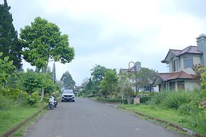 Villa ChavaMinerva Hanni Ciater with Pool