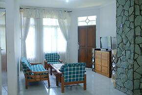 Villa ChavaMinerva Hanni Ciater with Pool