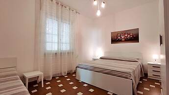 Casa Campanelle - Con Spazio Esterno a Due Passi Dalla Spiaggia di Pes