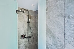 The Blue By Just Inn