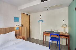 The Blue By Just Inn