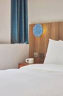 The Blue By Just Inn