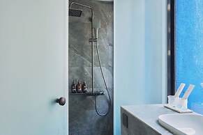 The Blue By Just Inn