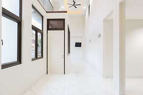 OYO Life 1830 Mandala Residence