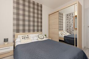 Lazurowa Warsaw & Parking by Renters