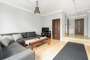 Dom Sianowska Poznań by Renters