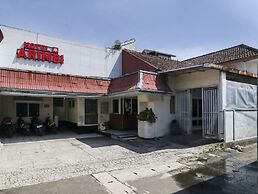 OYO Life 92685 Kost Arimbi