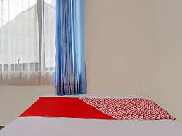 OYO Life 92685 Kost Arimbi
