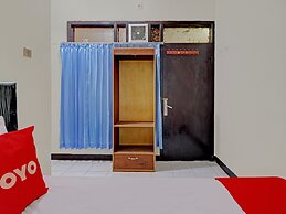 OYO Life 92685 Kost Arimbi