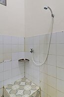 OYO Life 92685 Kost Arimbi