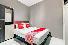 OYO Life 91239 Kost Rosandy House Yogyakarta