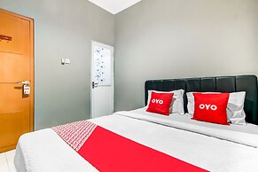 OYO Life 91239 Kost Rosandy House Yogyakarta