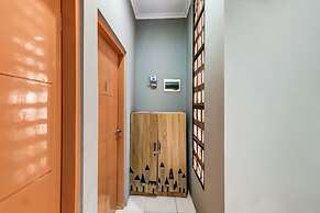 OYO Life 91239 Kost Rosandy House Yogyakarta