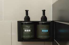 ibis Jiaodong Airport EMU Town Store