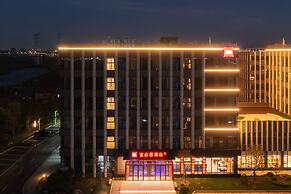 ibis Jiaodong Airport EMU Town Store