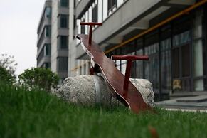 ibis Jiaodong Airport EMU Town Store