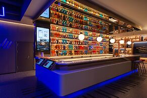 ibis Jiaodong Airport EMU Town Store