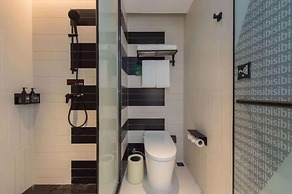 ibis Jiaodong Airport EMU Town Store