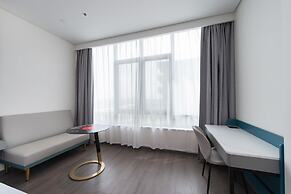 ibis Jiaodong Airport EMU Town Store