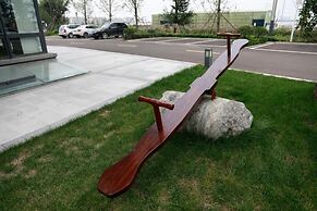 ibis Jiaodong Airport EMU Town Store