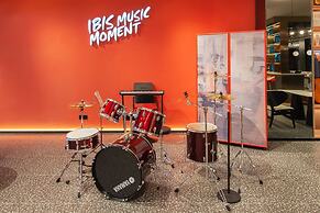 ibis Jiaodong Airport EMU Town Store