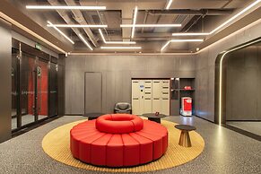 ibis Jiaodong Airport EMU Town Store