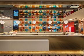 ibis Jiaodong Airport EMU Town Store