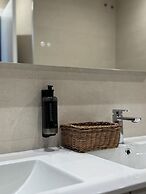 Anais Apartments by gaiarooms