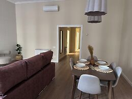 Anais Apartments by gaiarooms