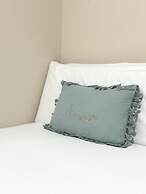 Anais Apartments by gaiarooms