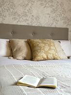 Anais Apartments by gaiarooms