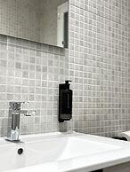 Anais Apartments by gaiarooms