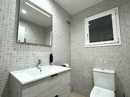 Anais Apartments by gaiarooms