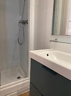 Liceu Apartments by gaiarooms