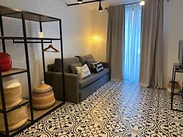 Liceu Apartments by gaiarooms