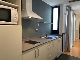 Liceu Apartments by gaiarooms