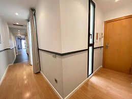 Liceu Apartments by gaiarooms