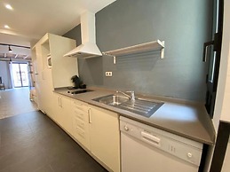 Liceu Apartments by gaiarooms