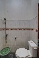 OYO Life 92838 Kost Ibu Surya