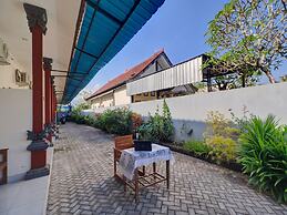 OYO Life 92838 Kost Ibu Surya