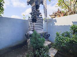 OYO Life 92838 Kost Ibu Surya