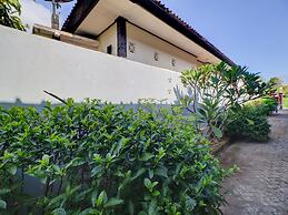 OYO Life 92838 Kost Ibu Surya