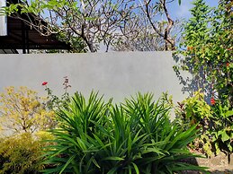 OYO Life 92838 Kost Ibu Surya