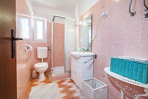 Ivica two Bedroom Apartment B, Novalja