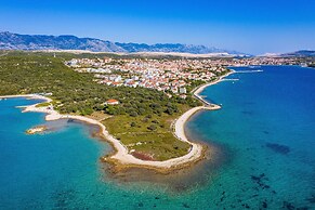 Ivica two Bedroom Apartment B, Novalja