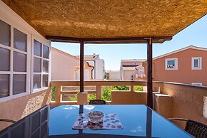 Ivica two Bedroom Apartment B, Novalja