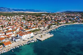 Ivica two Bedroom Apartment B, Novalja