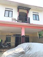 OYO Life 92779 Kost Arjuna