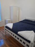 Rayans Lodge Startford